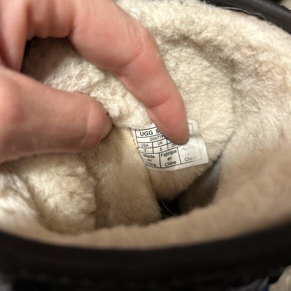 Ugg Boots Womens Size 7 Sequin Sparkle Classic Short Ankle Black Flippable - Picture 8 of 9